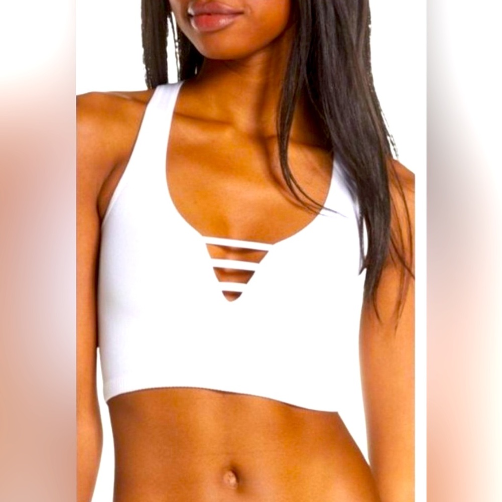 FREE PEOPLE White Ribbed Tank Crop Top M/L NWT - Moving Out of U.S. ⭐️SALE 2/$40